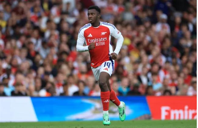 Nottingham quan tam Eddie Nketiah cua Arsenal