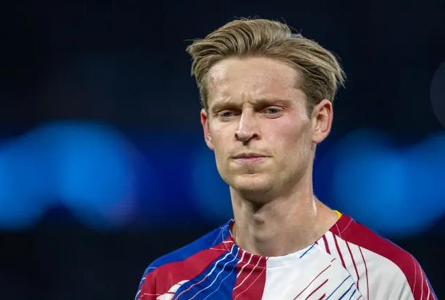 Frenkie de Jong len tieng ve tin don duoc MU quan tam