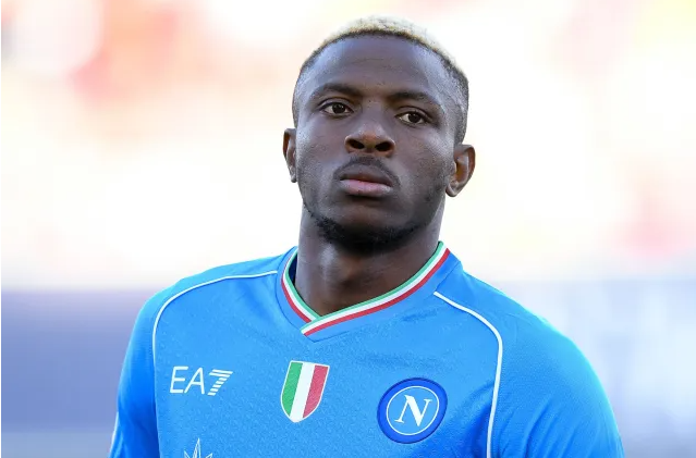 Arsenal gui tin nhan toi Napoli vu Victor Osimhen